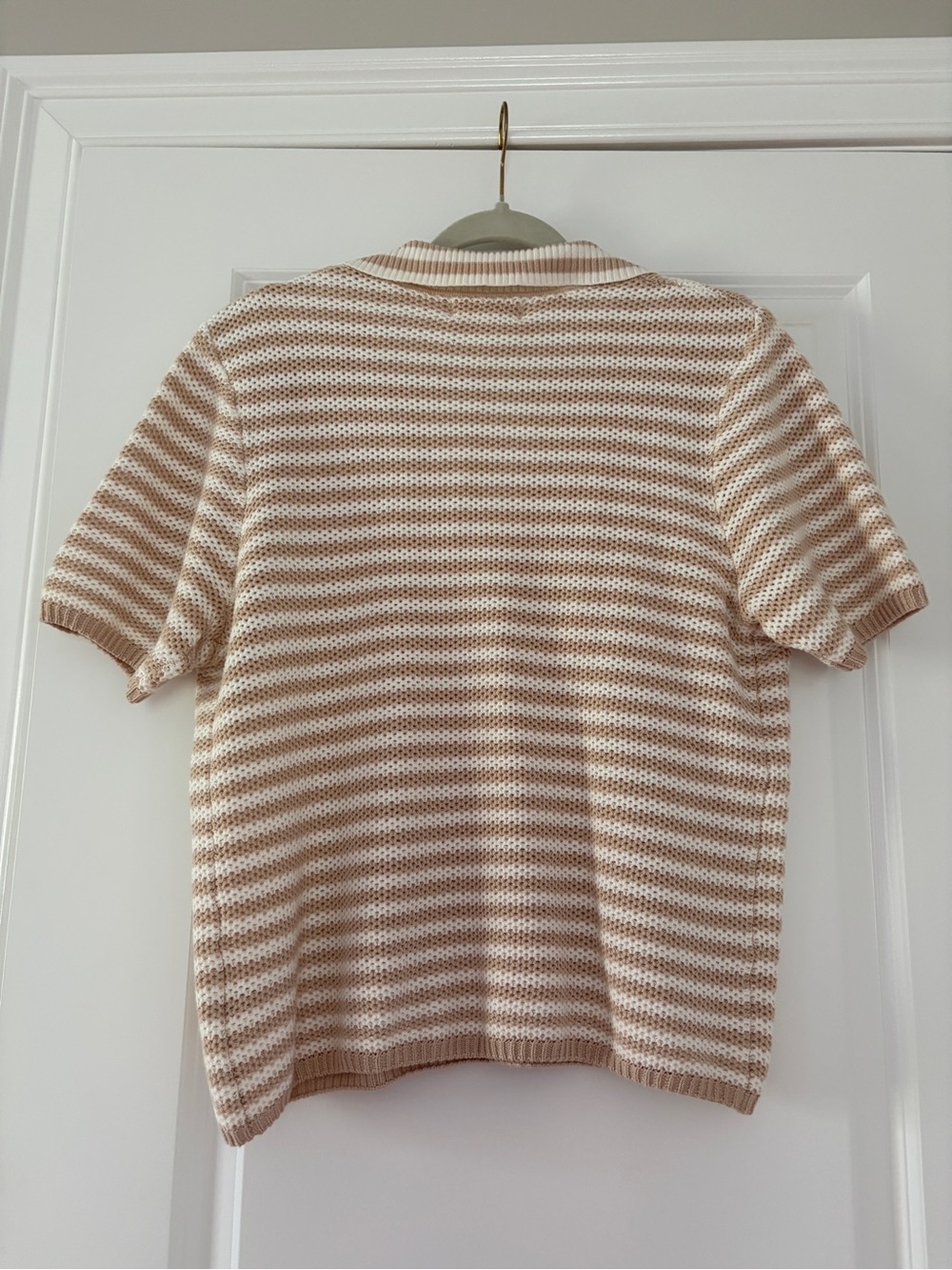 Marled Beige & White Striped V‑Neck Short‑Sleeve Sweater - Picture 7 of 8